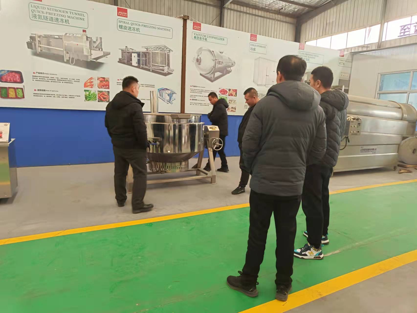 高密客戶來我們公司定制鹵煮鍋